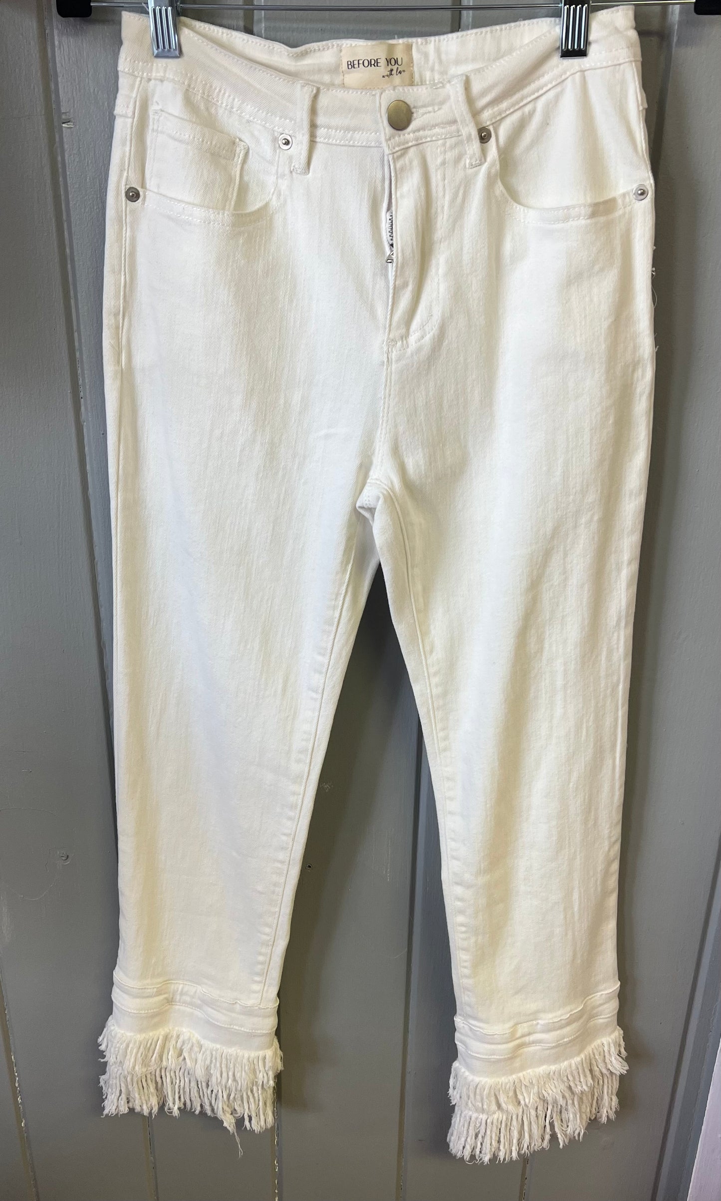 White denim pants