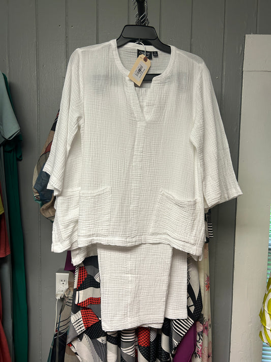 White Capri Linen Suit